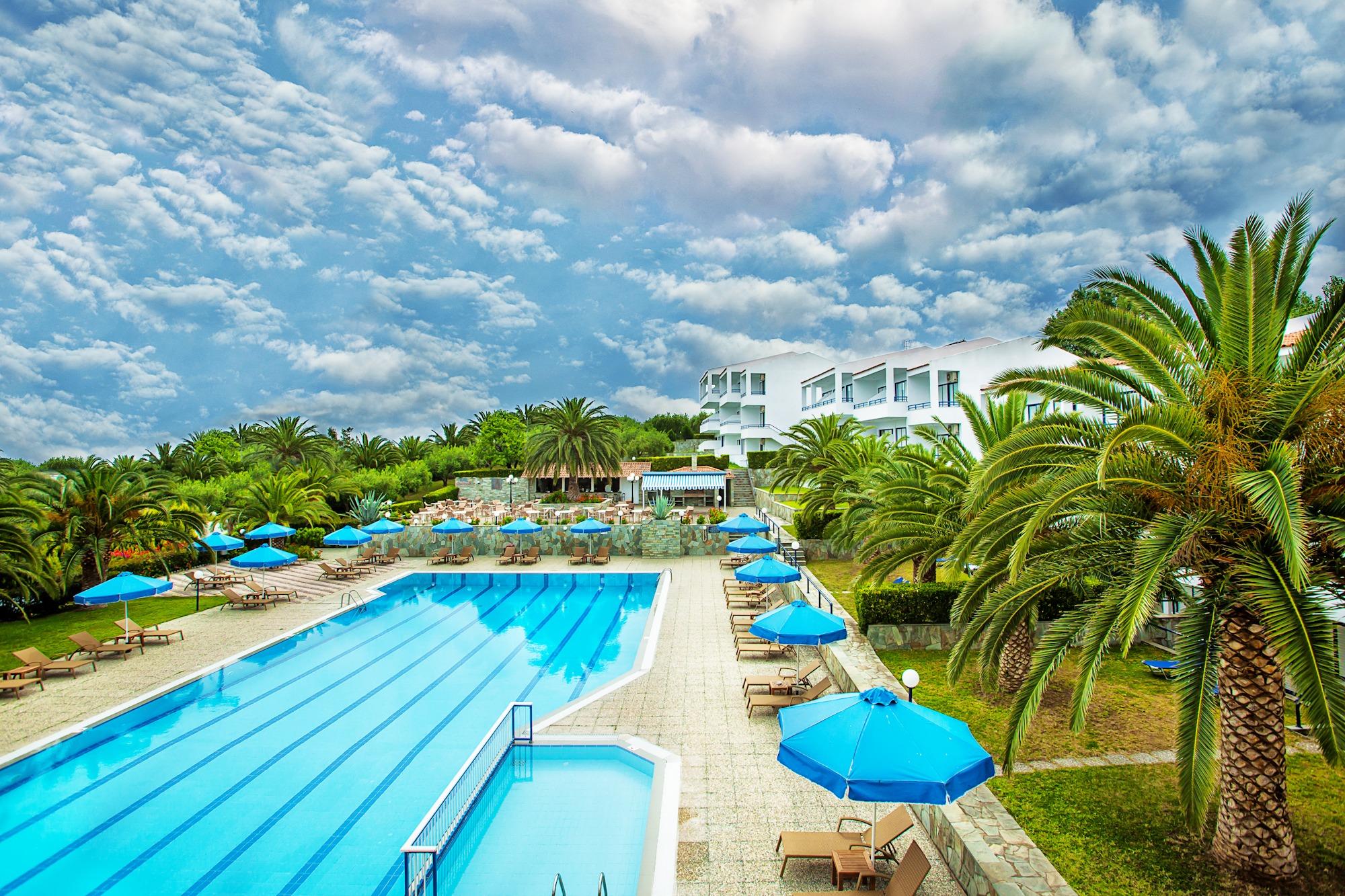 Xenios Port Marina Hotel Pefkochori Exterior photo