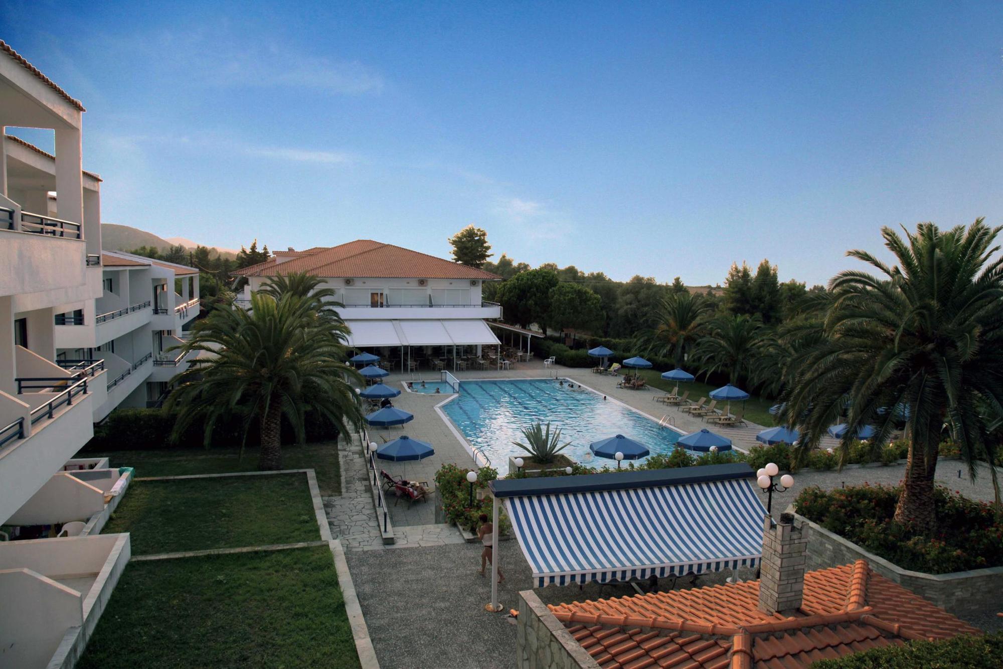 Xenios Port Marina Hotel Pefkochori Exterior photo